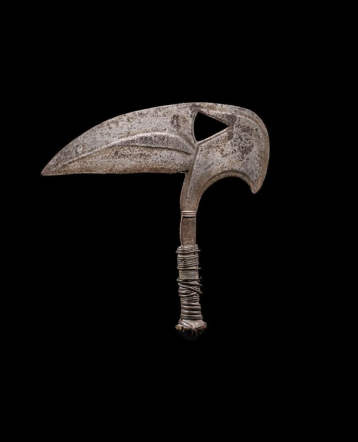 Onzil (o musele), Coltello da lancio con lama ‘a testa di uccello’