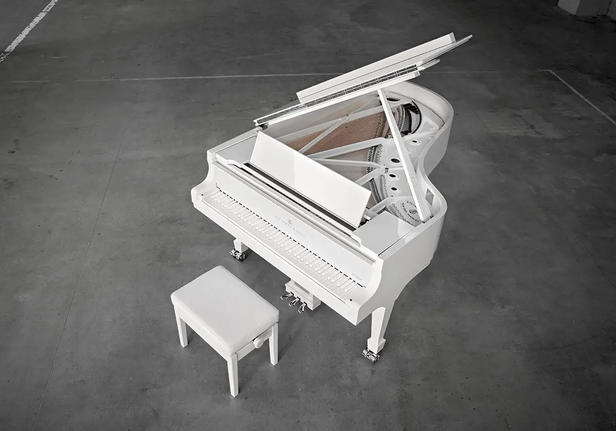 Steinway & Sons pianoforte bianco