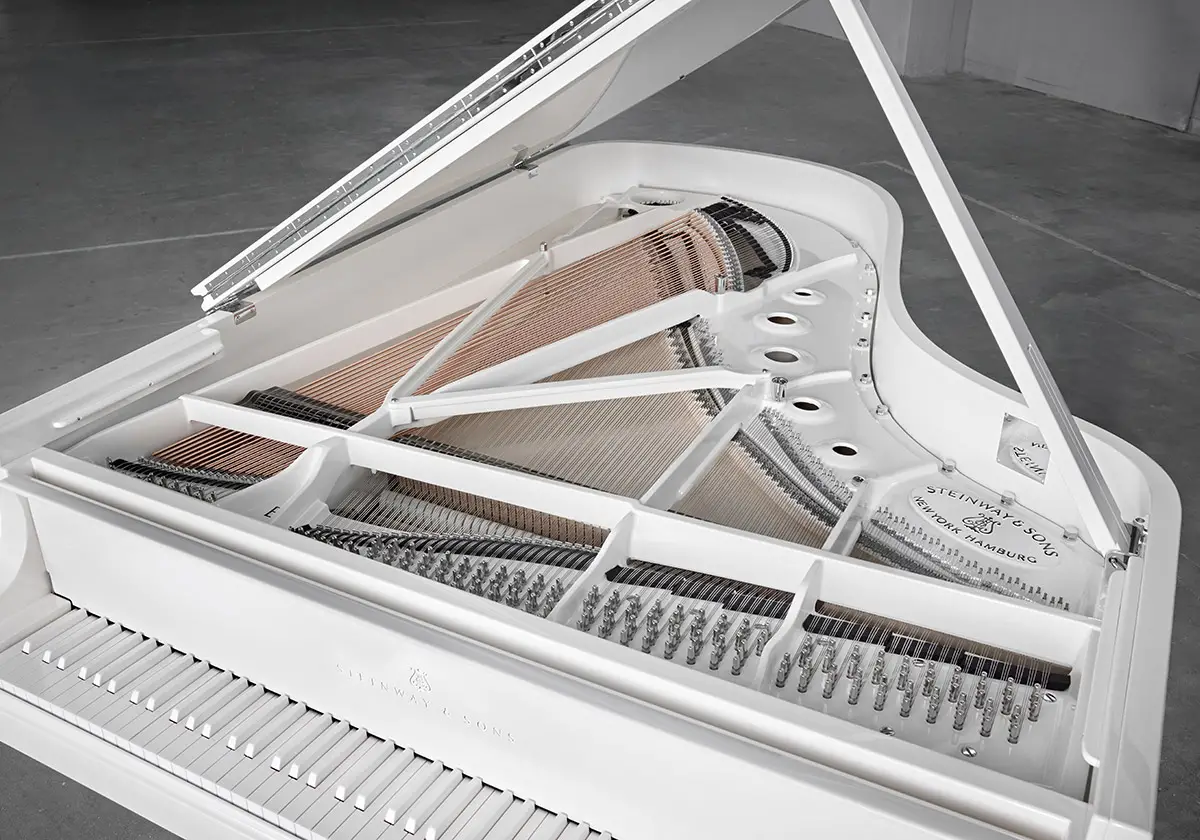 Steinway & Sons pianoforte bianco, meccanismo