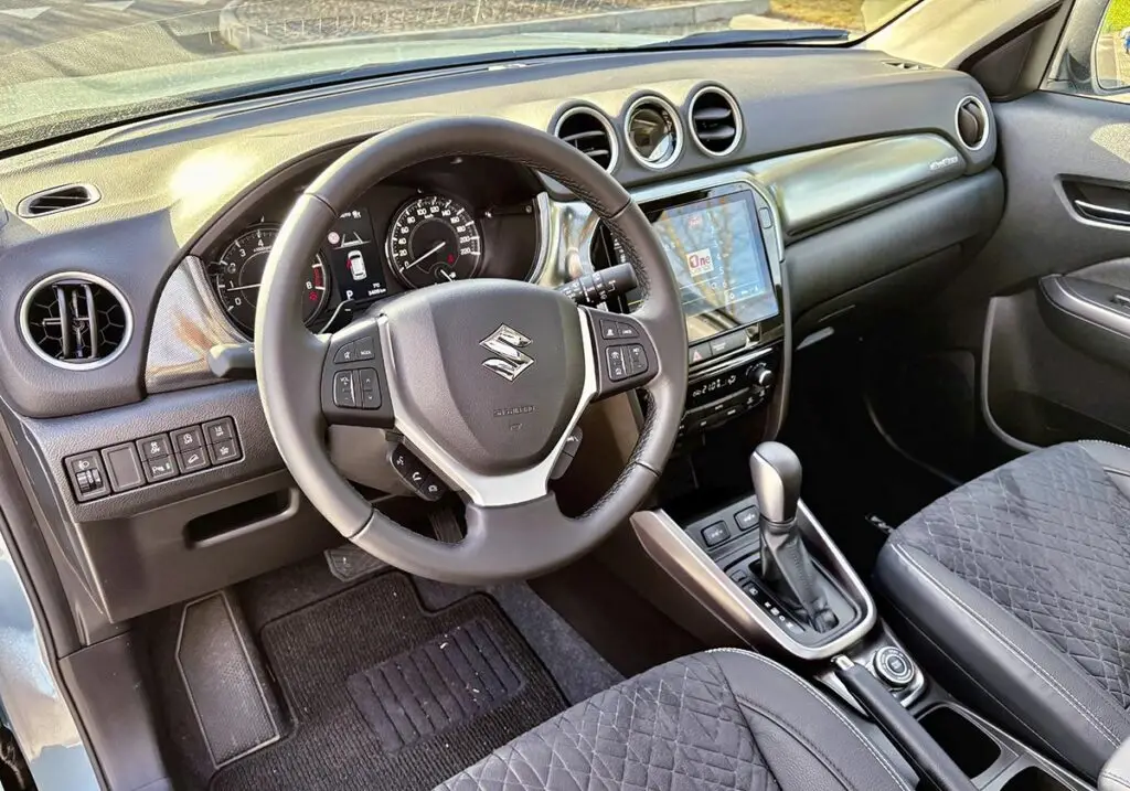 Suzuki Vitara, interni