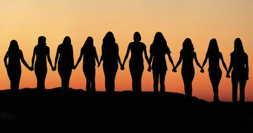 Persone tramonto